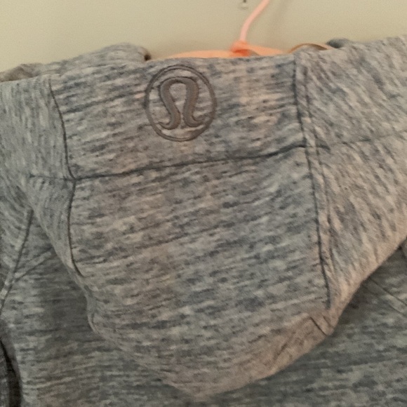 Lululemon Scuba Hoodie. Front zipper, gray. Sz:6 - Picture 7 of 16